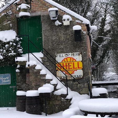Basil Sheils B&B Accommodation 阿马 外观 照片