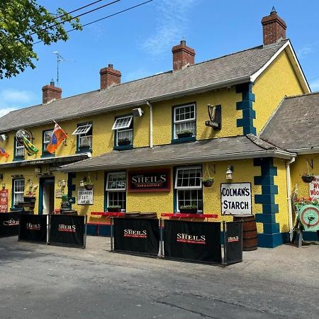 Basil Sheils B&B Accommodation 阿马 外观 照片
